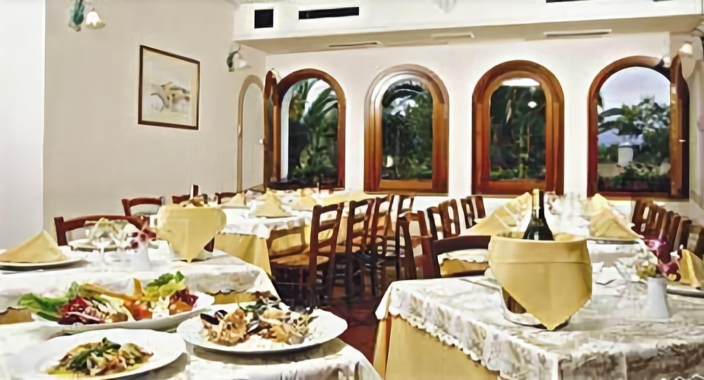 Hotel L'Ulivo Girasole Buitenkant foto