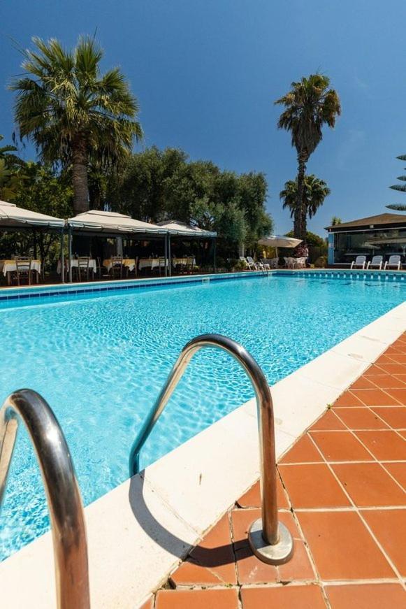 Hotel L'Ulivo Girasole Buitenkant foto